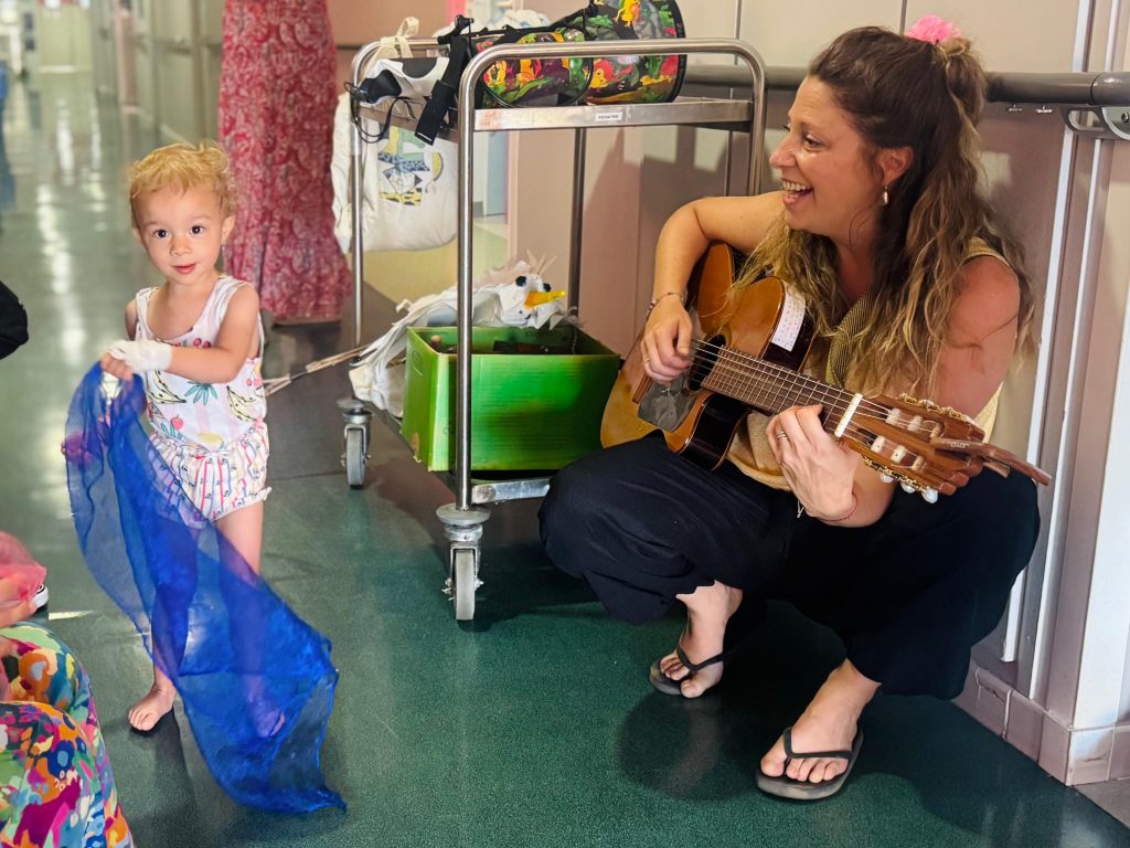 Marion à l'hôpital de Hyères - Phonambule la musique à l'hôpital